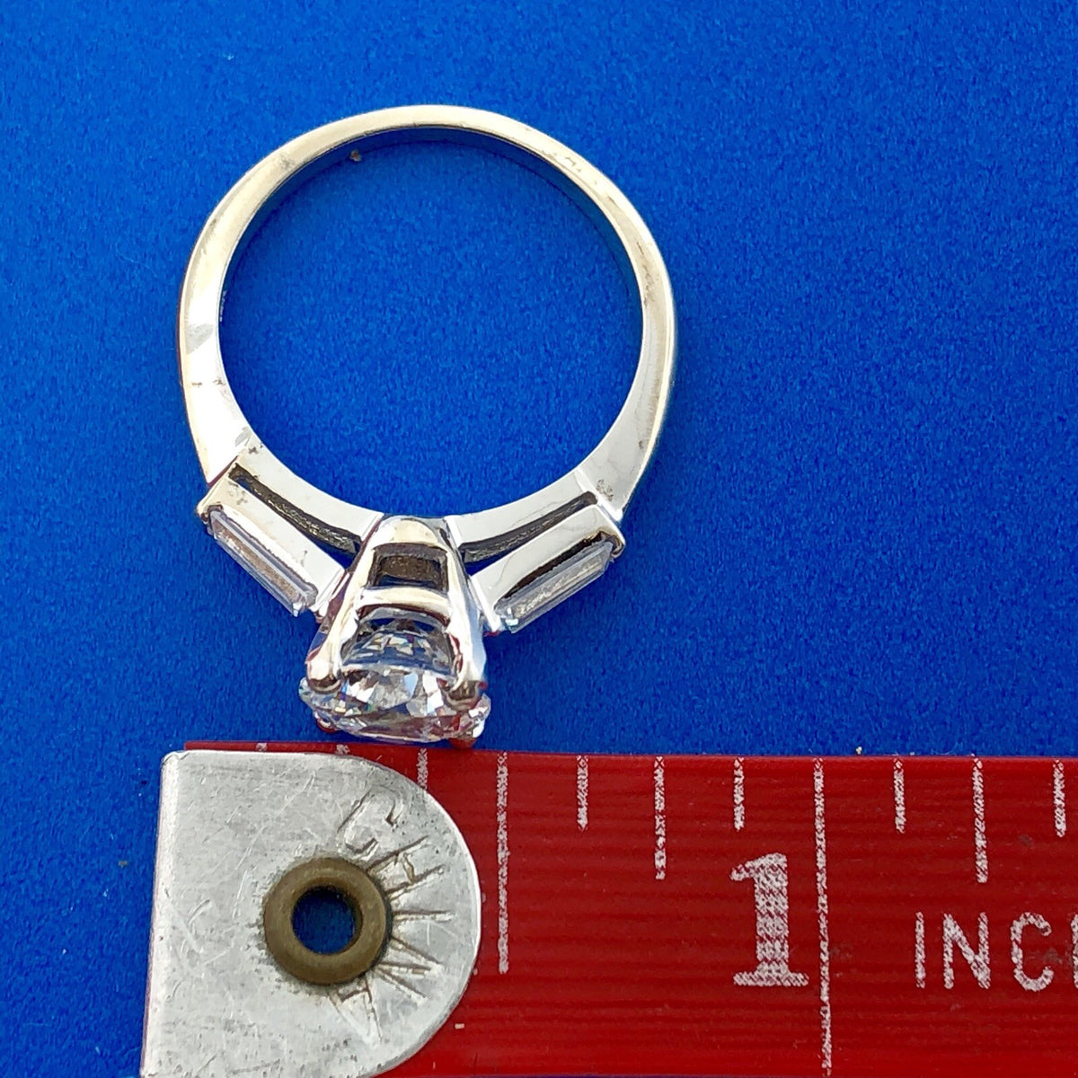 Stunning 14K White Gold Cubic Zirconia CZ Solitaire W/Accents  Engagement Ring