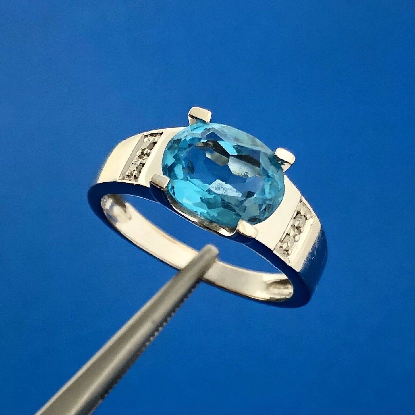 Gorgeous 14k White Gold Oval Cut Blue Topaz Diamond Accent Statement Ring Size 8