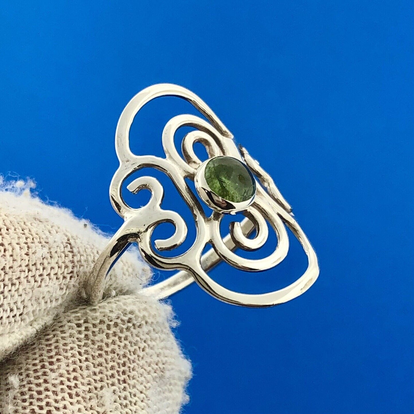 Modernist 925 Sterling Silver Green Onyx Floral Scroll August Anniversary Ring