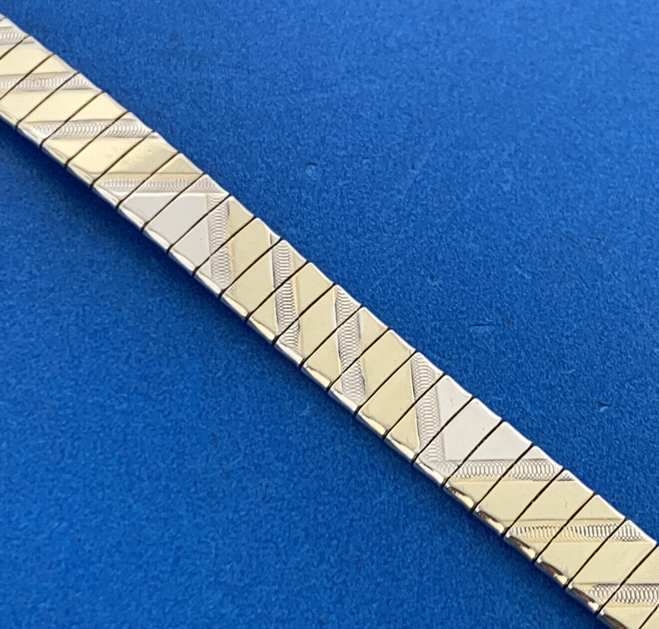 Designer 925 Sterling Silver Polished Florentine Etched Serpentine Link Bracelet