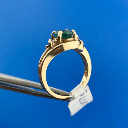 14k Yellow Gold Oval Emerald Diamond Accented May Anniversary Size 6 Ring