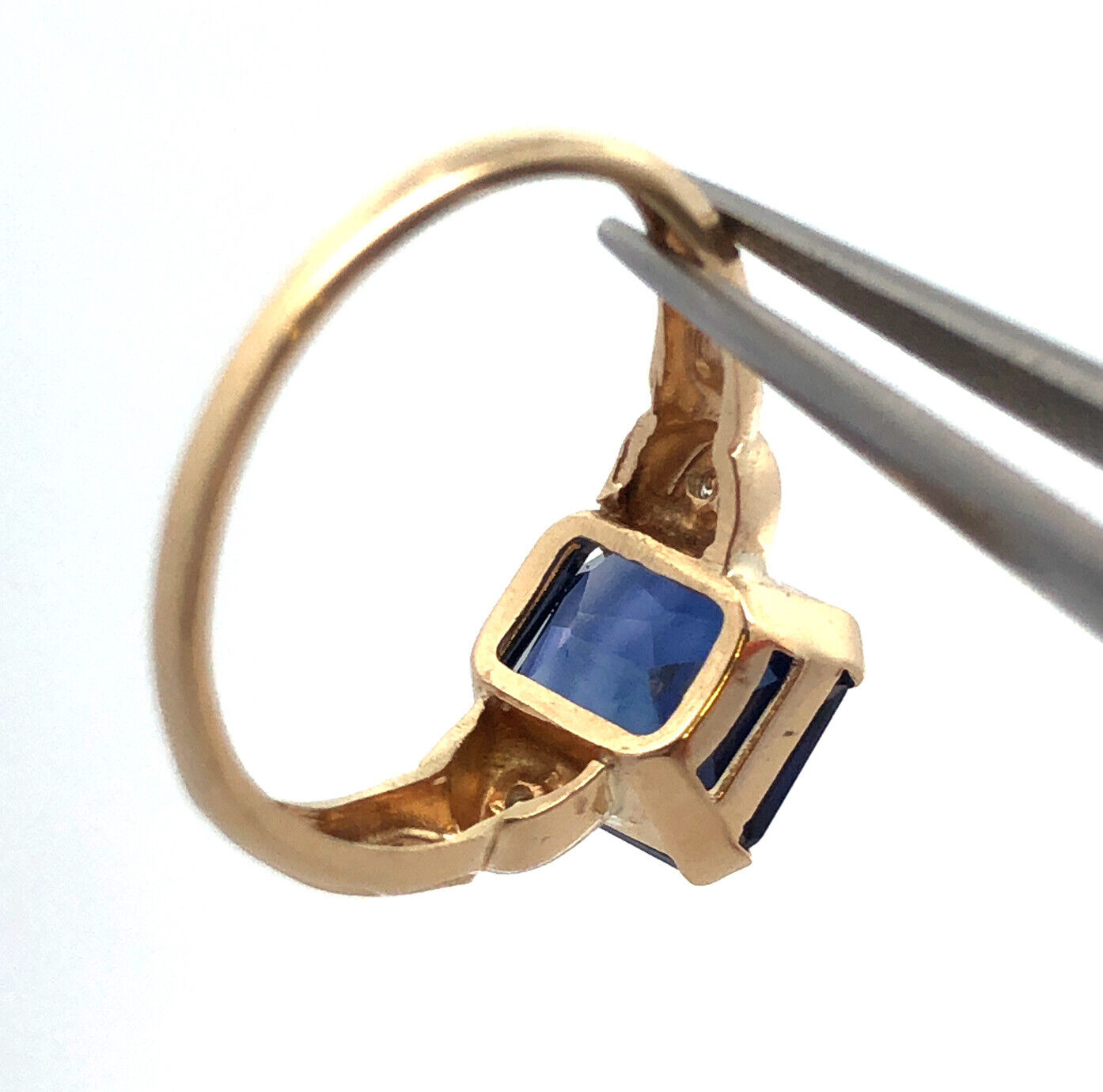 Vintage 14K Yellow Gold Emerald Cut Blue Sapphire Diamond Accent Occasion Ring