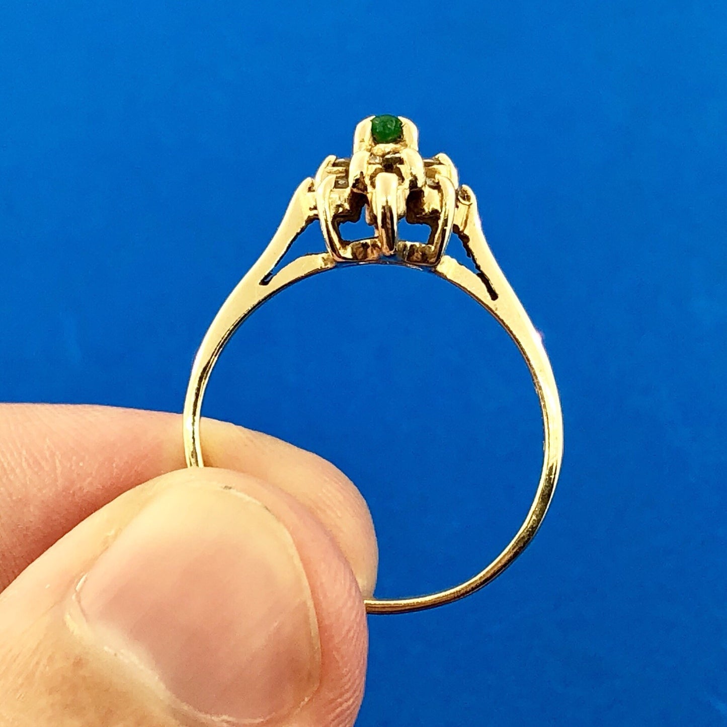 Vintage 14K Yellow Gold Emerald Diamond May Anniversary Sweetheart Ring