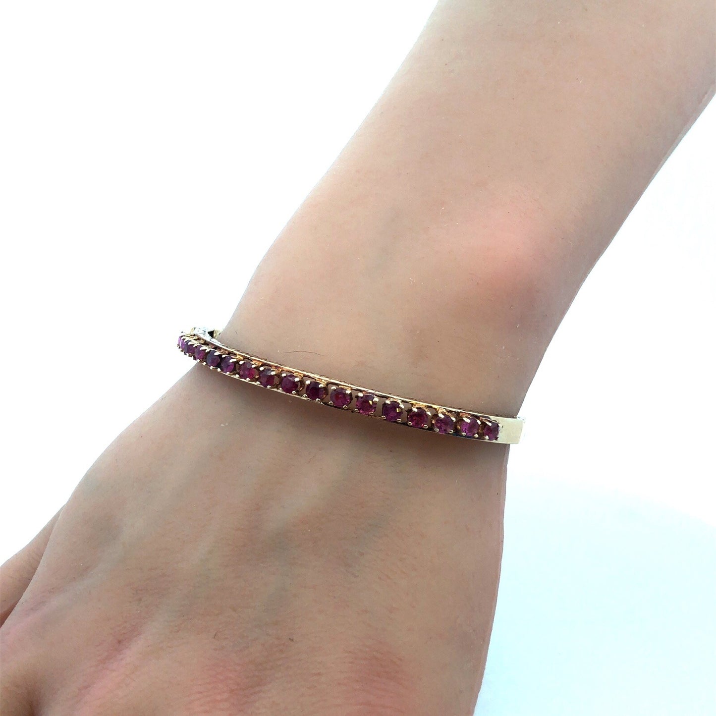 Vintage 14K Yellow Gold Round Ruby Open Scroll Hinged Cuff Bangle Bracelet