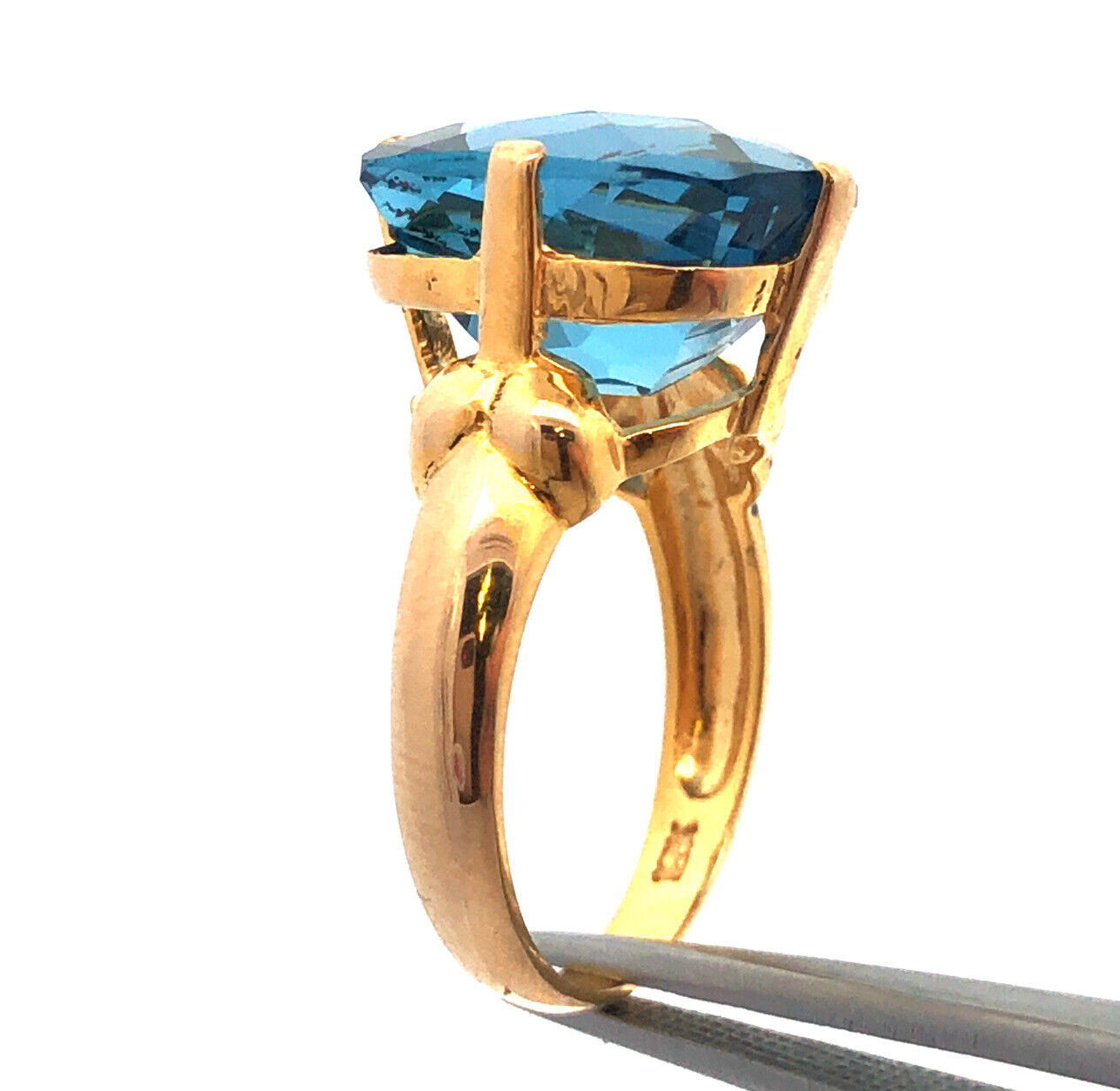 Stunning 10K Yellow Gold Rectangle Cushion Cut London Blue Topaz Cocktail Ring