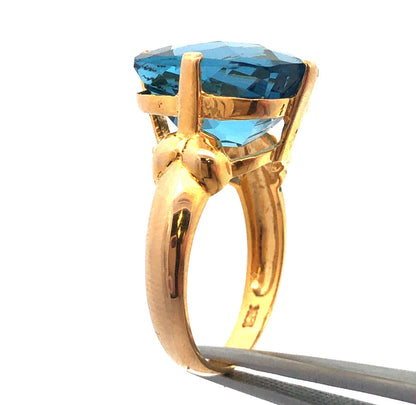 Stunning 10K Yellow Gold Rectangle Cushion Cut London Blue Topaz Cocktail Ring