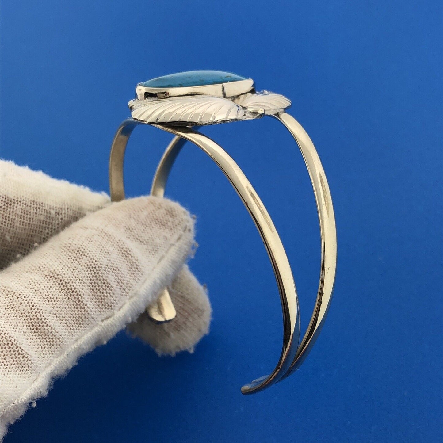 Stunning Sterling Silver 925 Dyed Cabochon Turquoise Leaf 6.5" Cuff Bracelet