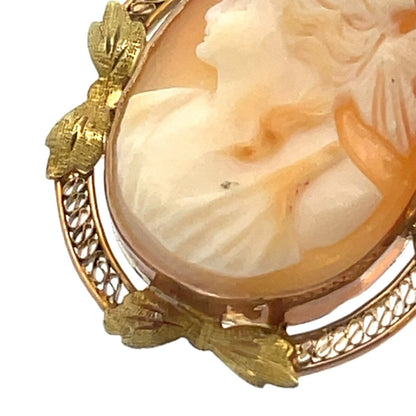 Victorian 10K Yellow Gold Leaf Design Filigree Carved Oval Cameo Pendant Brooch