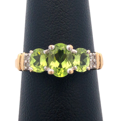 Stunning 10K Yellow Gold Oval Peridot Diamond Birthday Anniversary Ring