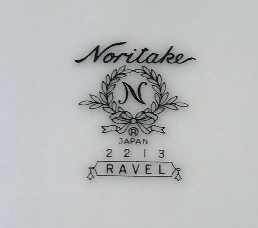 Retired Noritake Ravel Pattern White Flowers w/Blue Silver Trim Dinner Plate