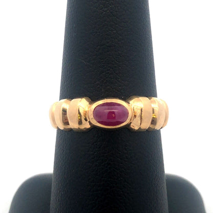 Gorgeous 14k Yellow Gold Oval Shaped Cabochon Fuchsia Ruby Ridge Ring Size 8