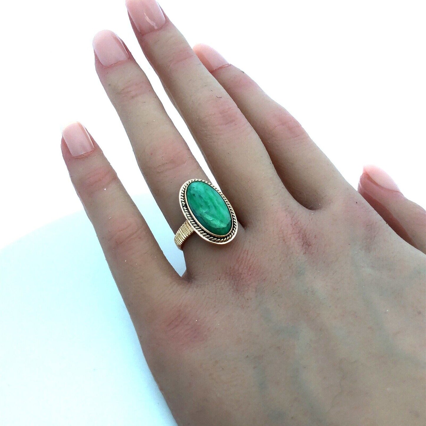 Vintage 14K Yellow Gold Oval Green Jade Bezel Solitaire Textured Statement Ring