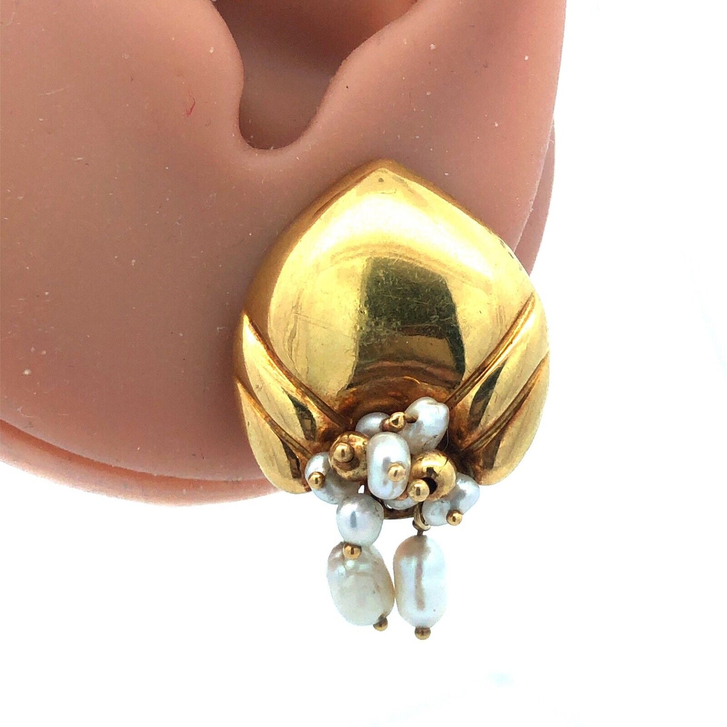 Vintage 18k Yellow Gold White Pearl Cluster Heart Shell Leverback Earrings