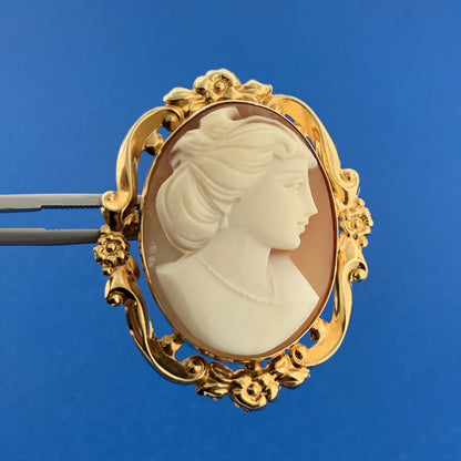 Estate 14K Yellow Gold Carved Cameo Floral Scroll Bezel Pin Brooch Pendant