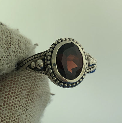 Designer Doug Paulus Sterling Silver 925 Oval Garnet January Birthstone Ring