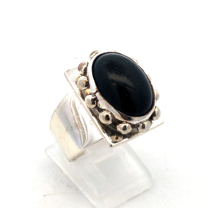 Vintage 925 Sterling Silver Oval Black Onyx Beaded Detail Statement Ring