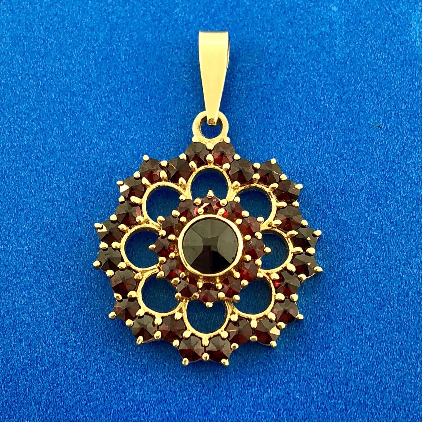 Designer 14K Yellow Gold Garnet Floral Cluster January Anniversary Pendant