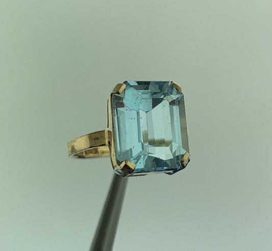 Estate Designer 14K Yellow Gold Rectangle Blue Topaz Solitaire Statement Ring