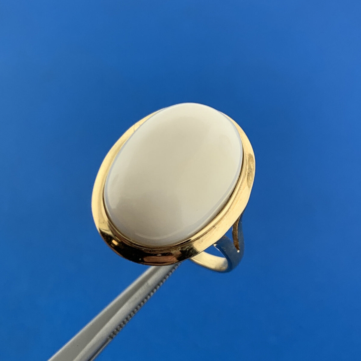 Designer PTJ 14k Yellow Gold Cabochon White Agate Statement Ring Size 7.25