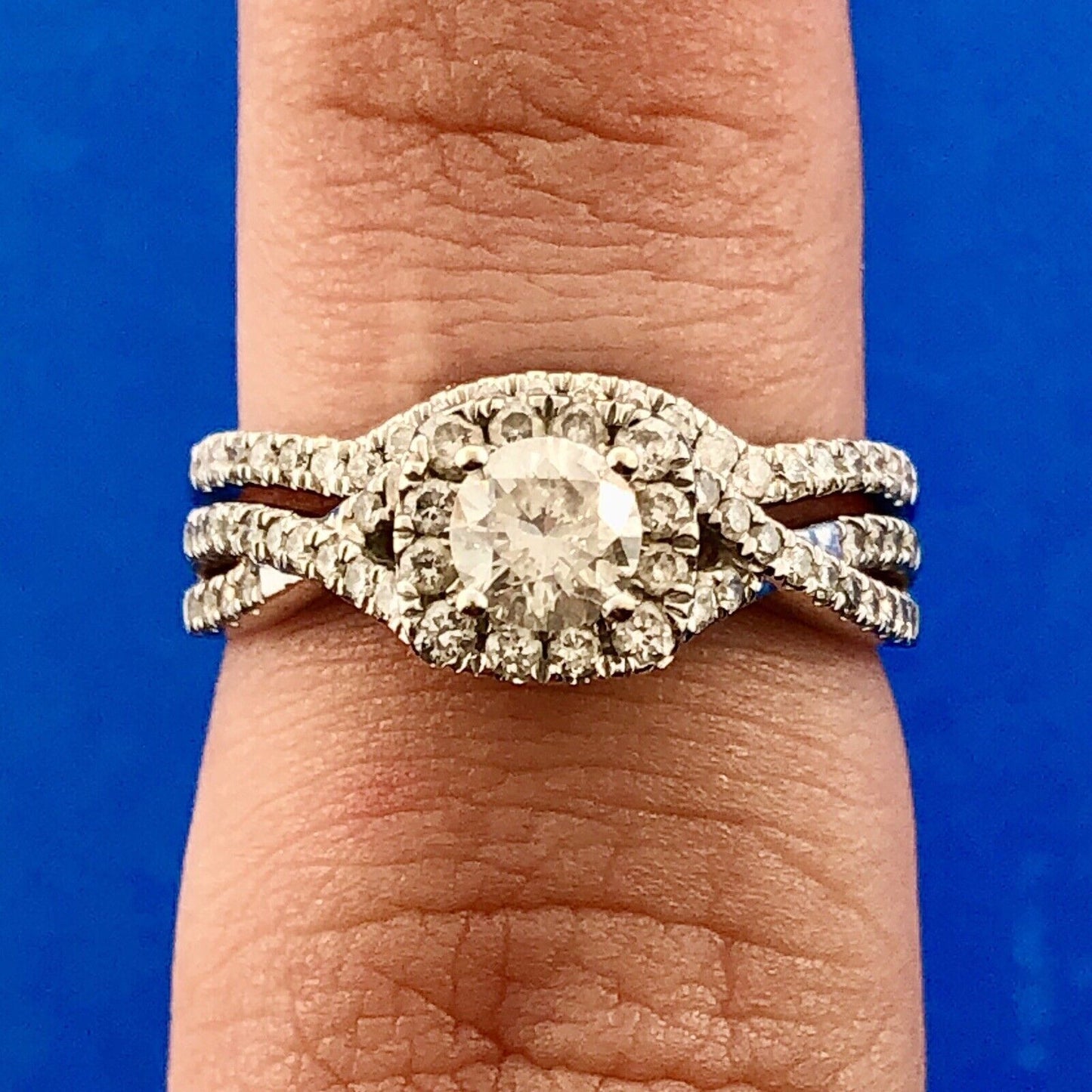 De Couer 10K White Gold Diamond Solitaire w/Halo Accents Bridal Ring Set