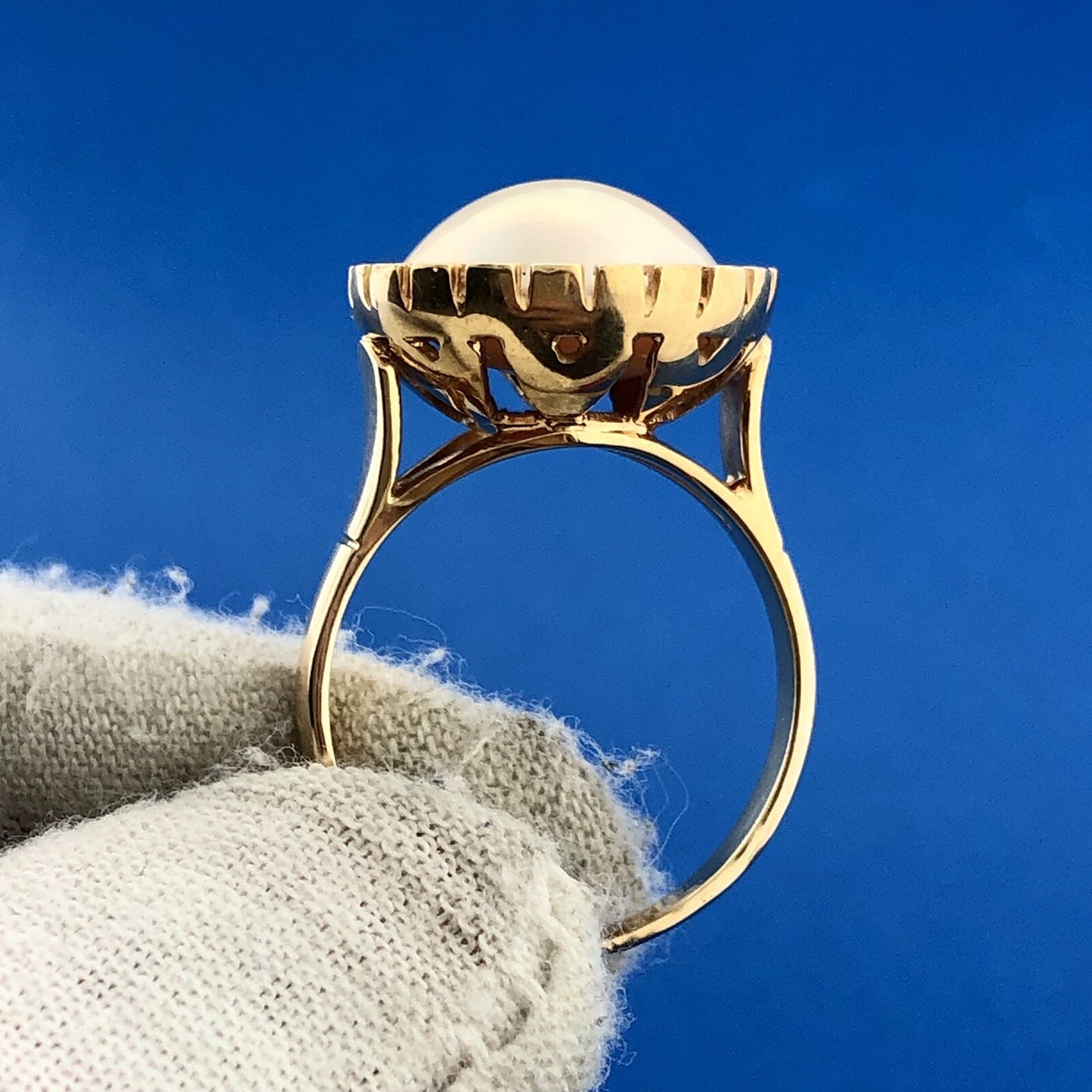 Vintage Estate 14k Yellow Gold Solitaire White Pearl Dome Ring Size 7.25