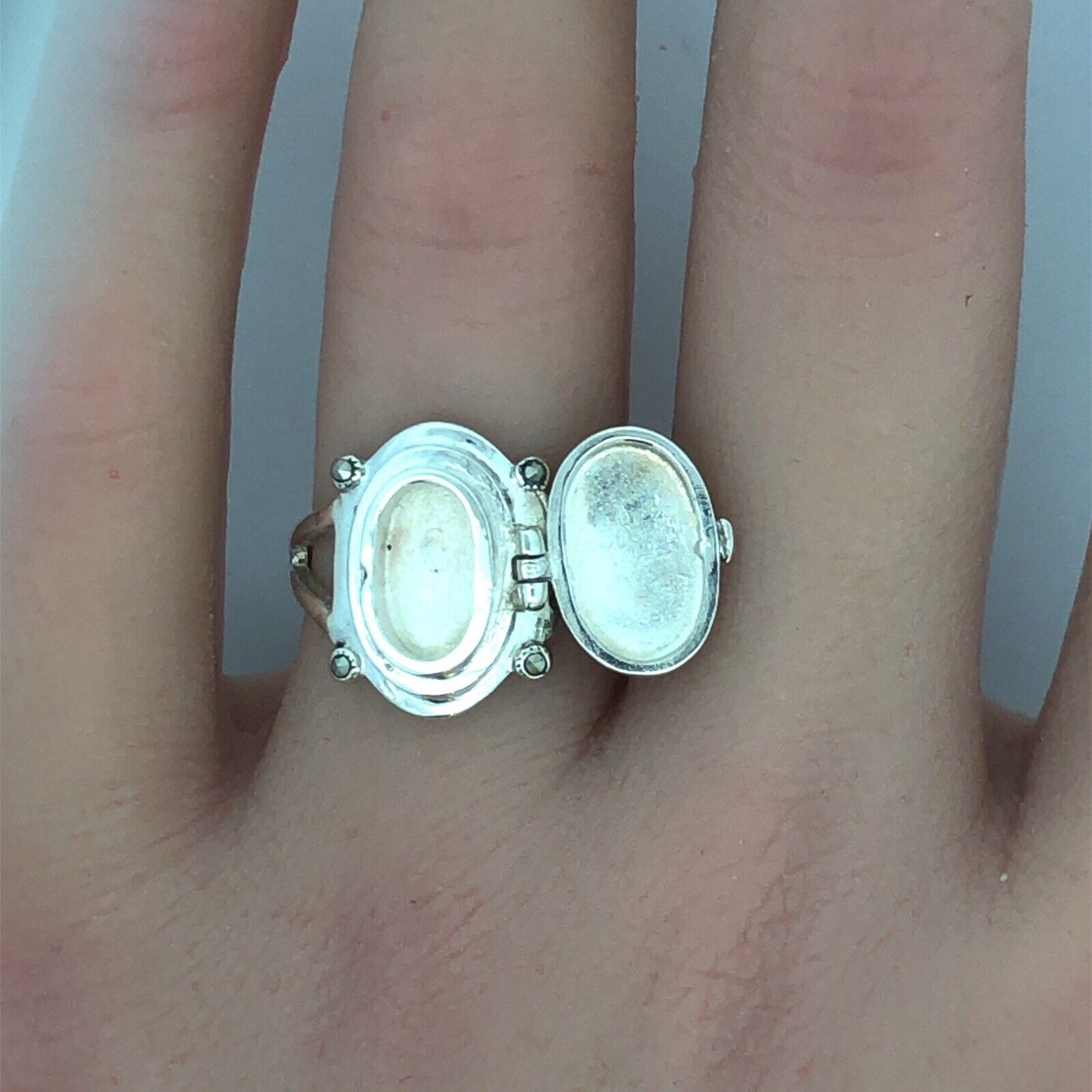 Vintage Designer 925 Sterling Silver Marcasite Oval Pill Box Ring