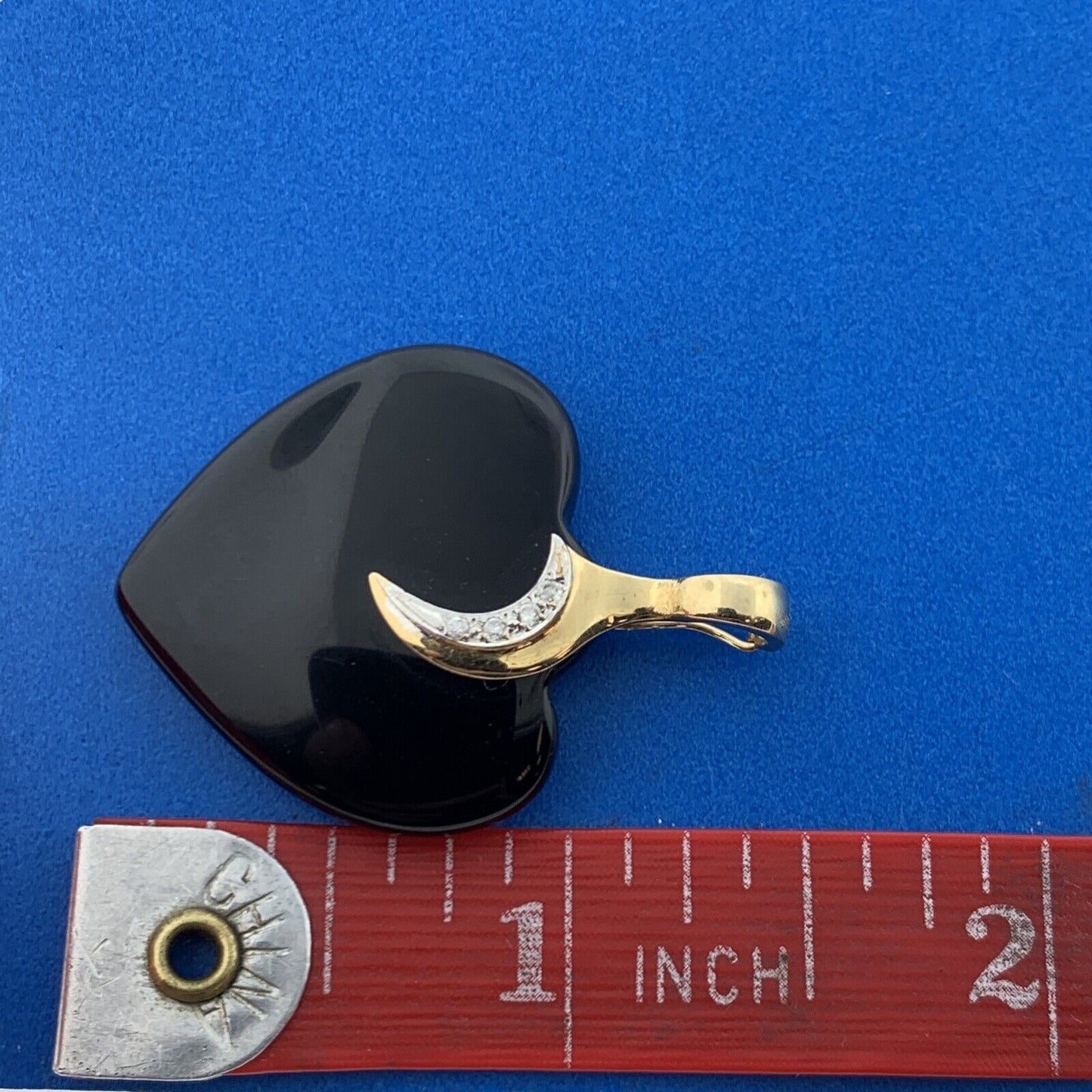 Gorgeous Designer 14k Yellow Gold Black Heart Onyx Round Diamond Accent Pendant