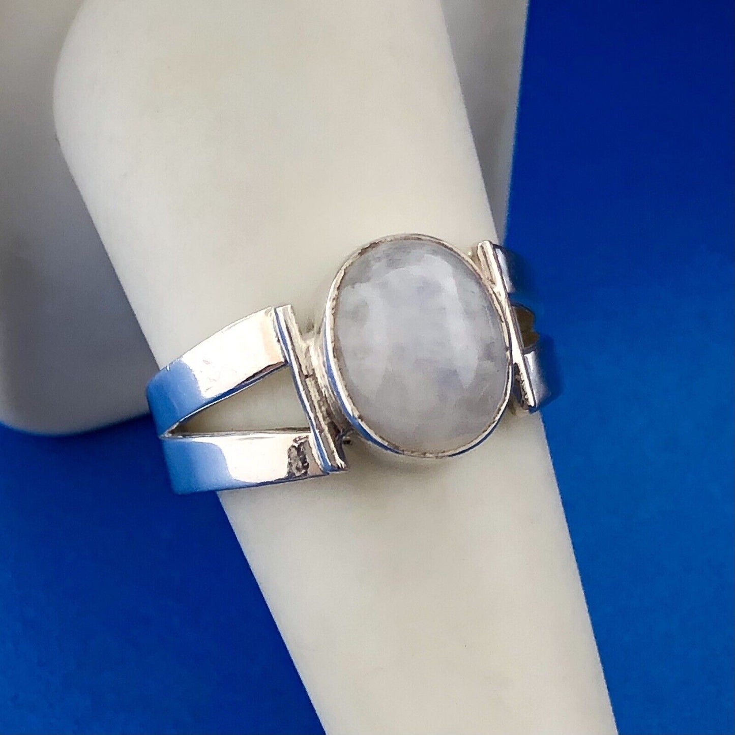 Retro 925 Sterling Silver Oval Moonstone Cabochon Modernist Ring