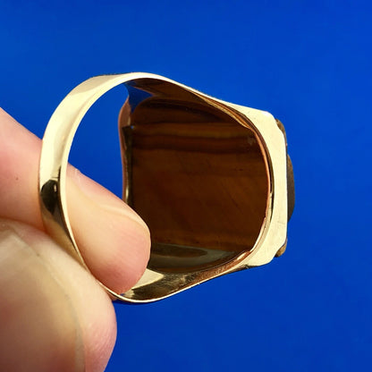 Vintage Men's 10K Yellow Gold Carved Intaglio Tiger's Eye Roman Textured Ring