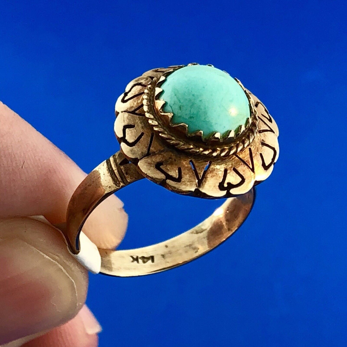 Vintage 14K Yellow Gold Turquoise Cocktail Ring Size 7.25