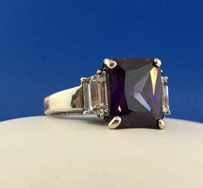 Dramatic Sterling Silver 925 Purple White CZ Statement Fashion Cocktail Ring