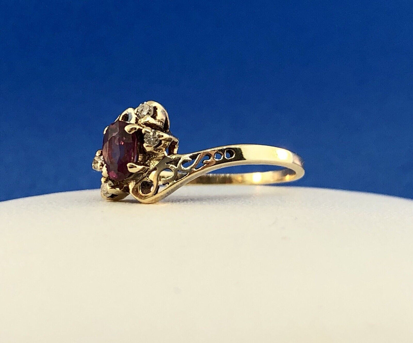 Vintage 10K Yellow Gold Garnet Diamond January Anniversary Bypass Ring
