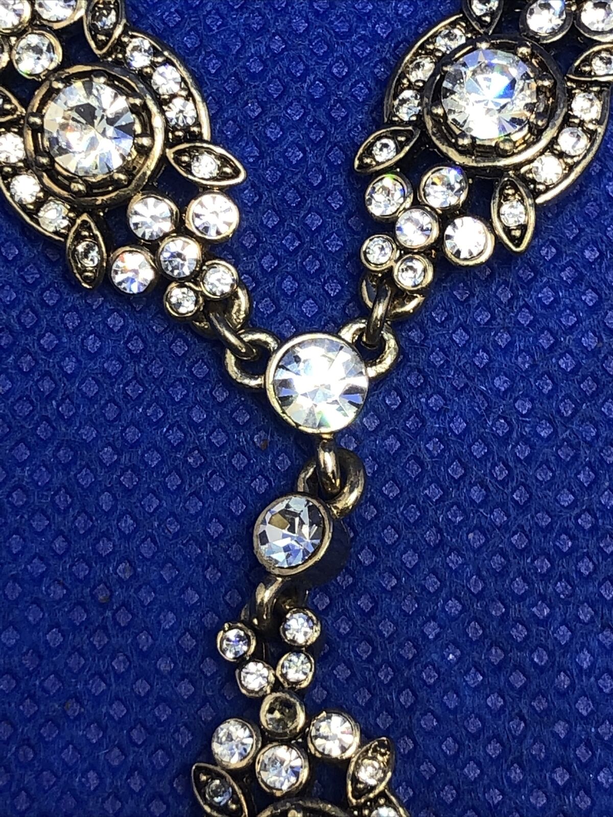 Designer carolee gold tone rhinestone Y-Drop statement necklace
