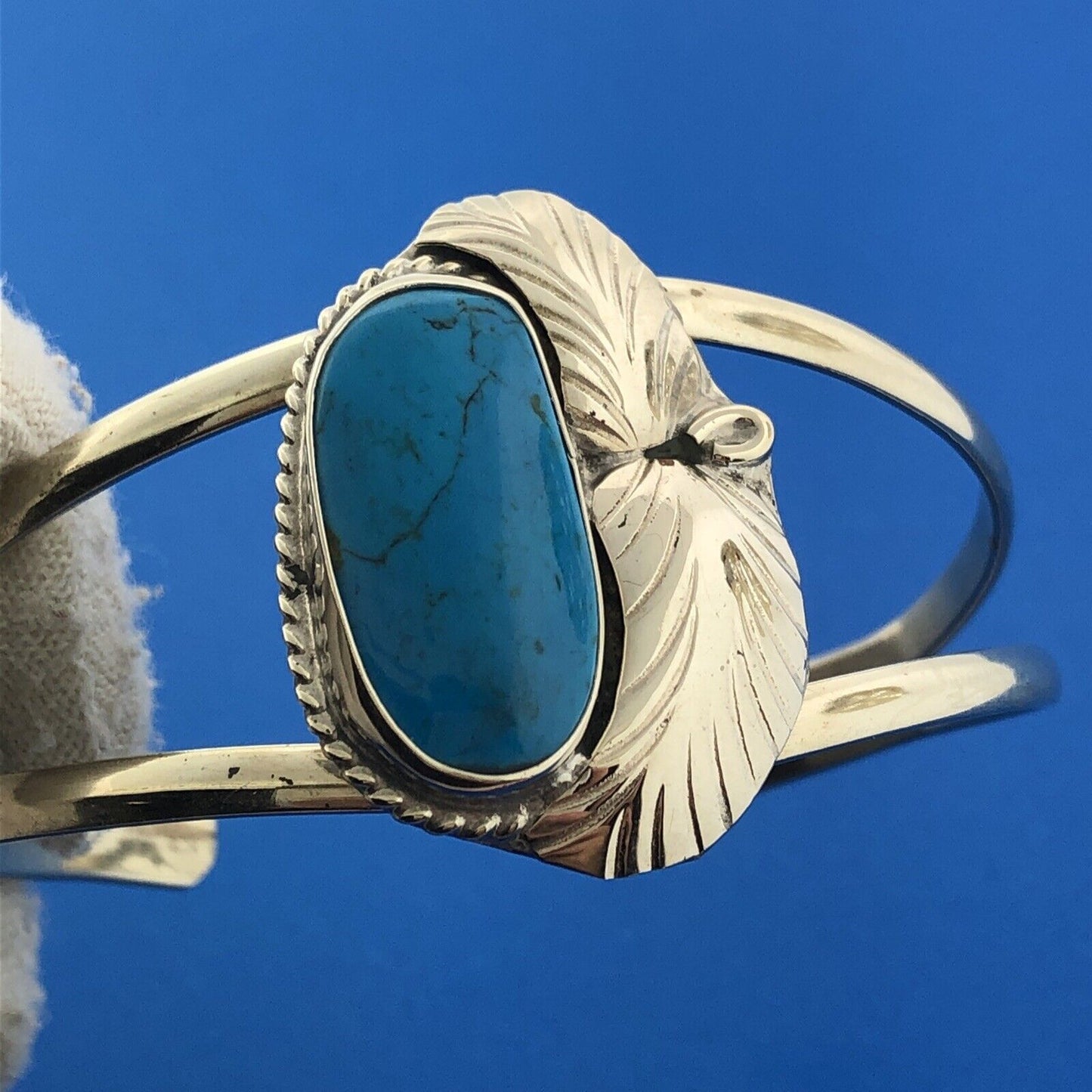 Stunning Sterling Silver 925 Dyed Cabochon Turquoise Leaf 6.5" Cuff Bracelet