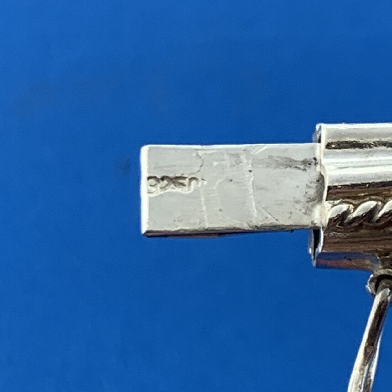 Stunning Sterling Silver 925 Twisted Metal 7" Hinged Cuff Bracelet