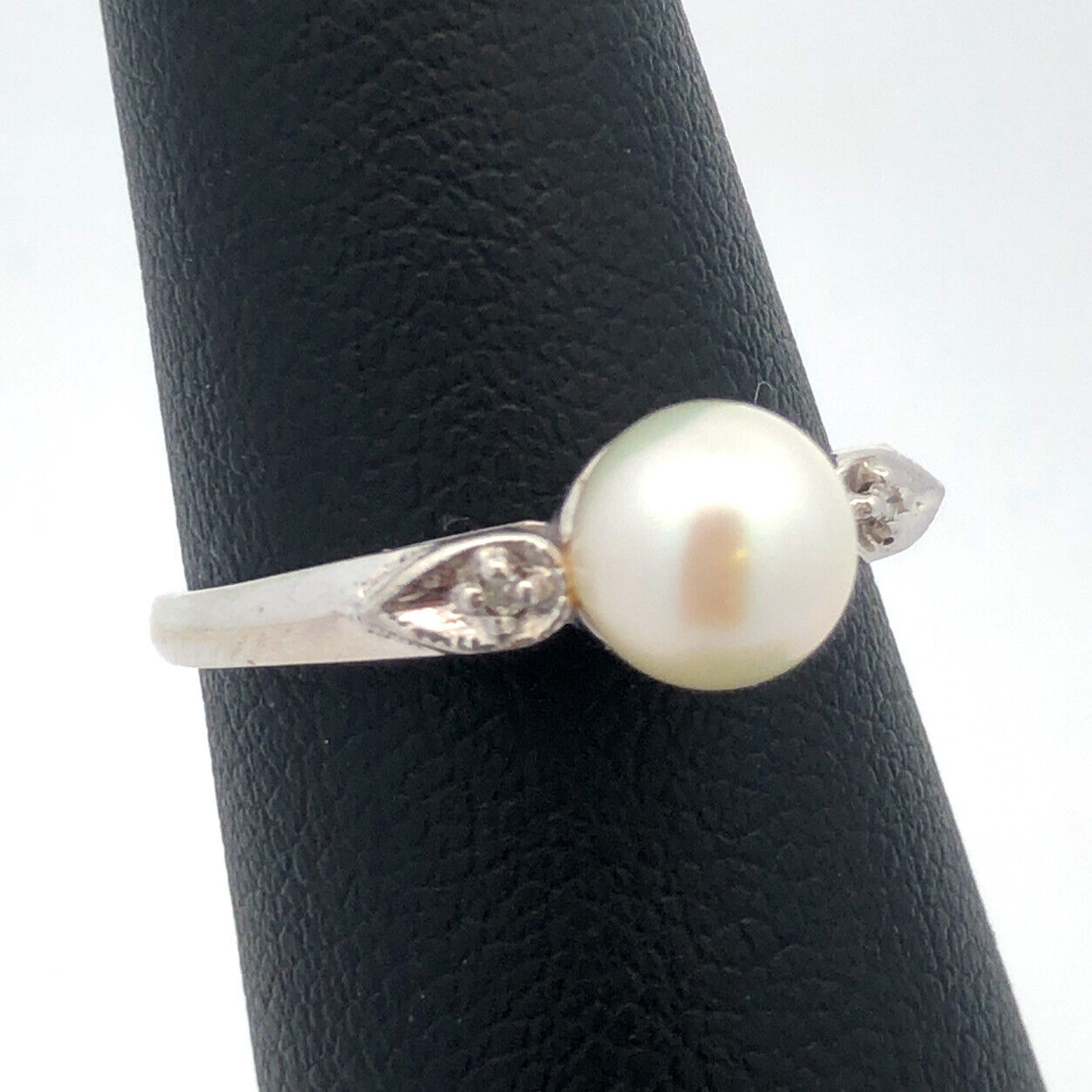 Designer 10K White Gold Round Pearl Diamond Accented Anniversary Ring