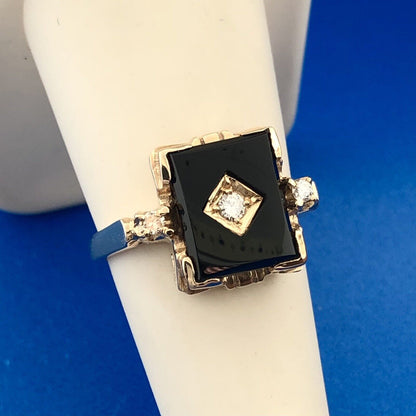 Gorgeous 10k Yellow Gold Round Cut Diamond Black Onyx Rectangle Ring Size 7.25