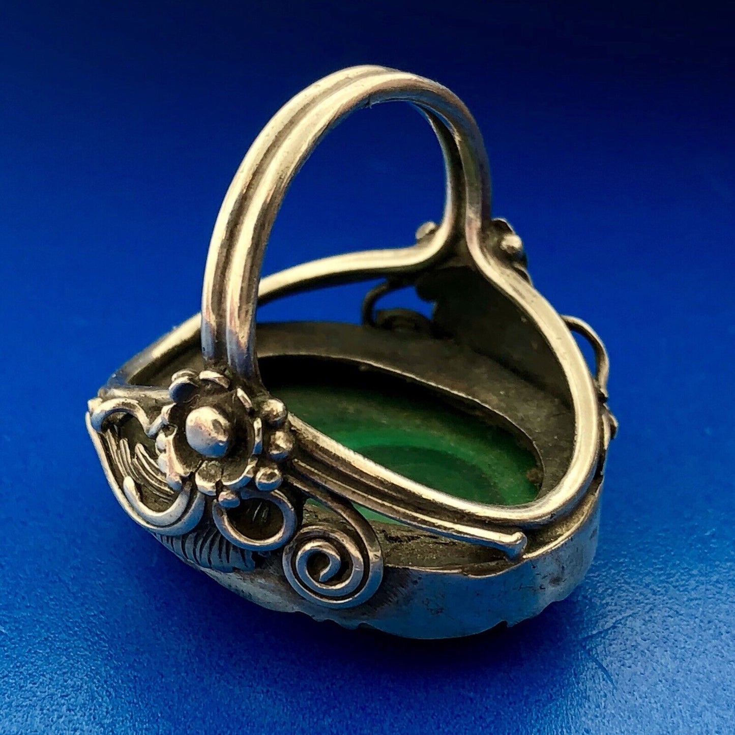 Vintage Native American Artisan 925 Sterling Silver Malachite Statement Ring