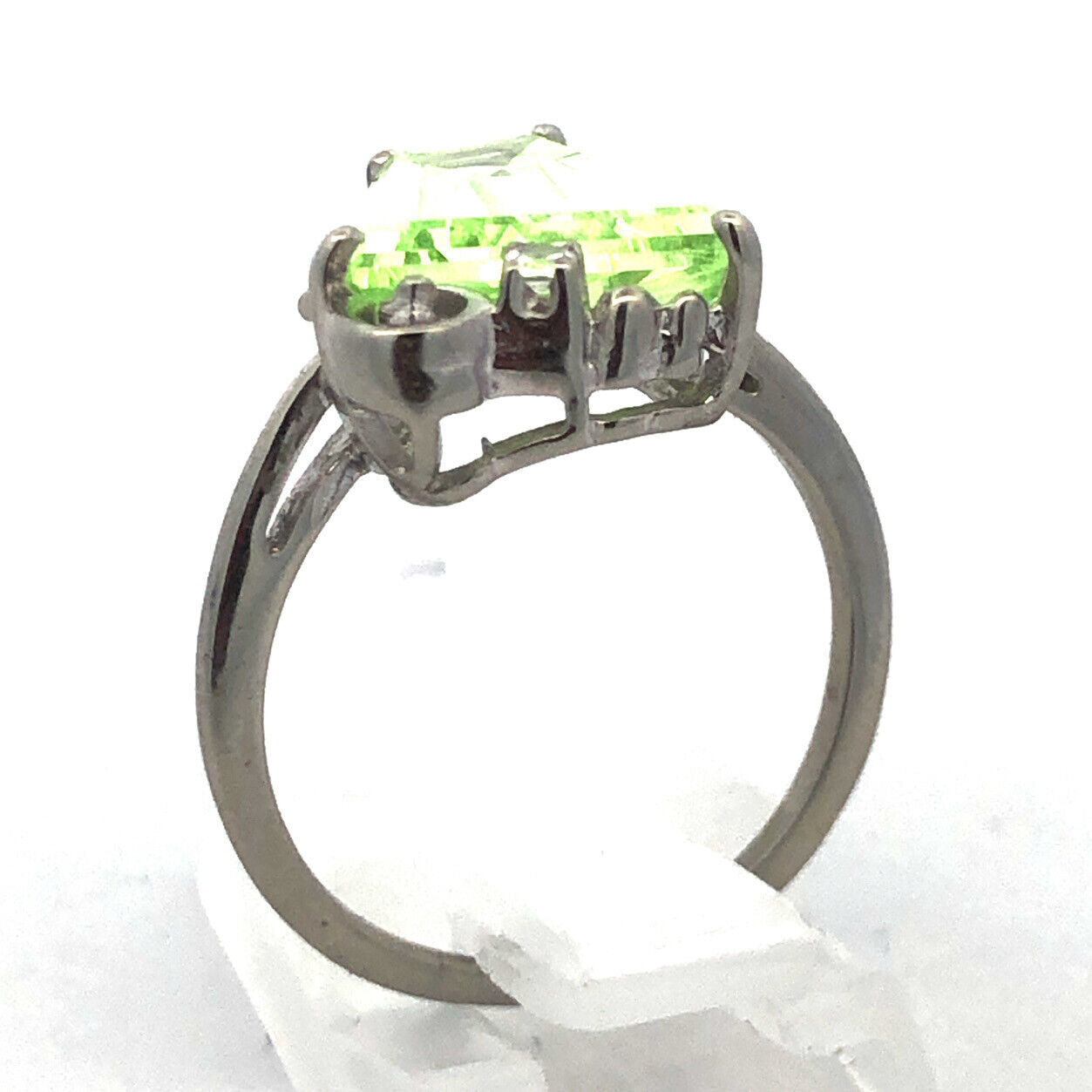 Vintage 14K White Gold Trapezoid Green Citrine White Amethyst Modernist Ring