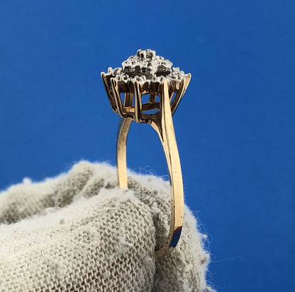 Gorgeous 10k Yellow Gold Round Cut Diamond Pointed Star Dome Ring Size 6.75