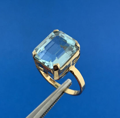 Estate Designer 14K Yellow Gold Rectangle Blue Topaz Solitaire Statement Ring