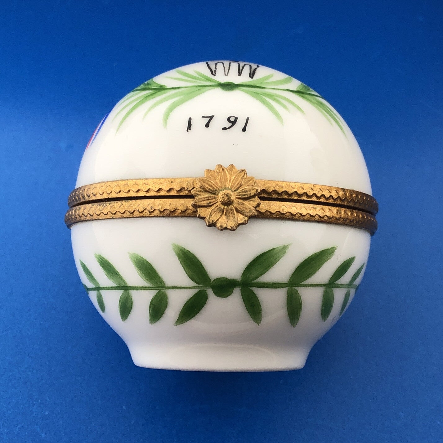 Vintage Limoges Hand Painted Porcelain Floral Round Paris Hinged Trinket Box