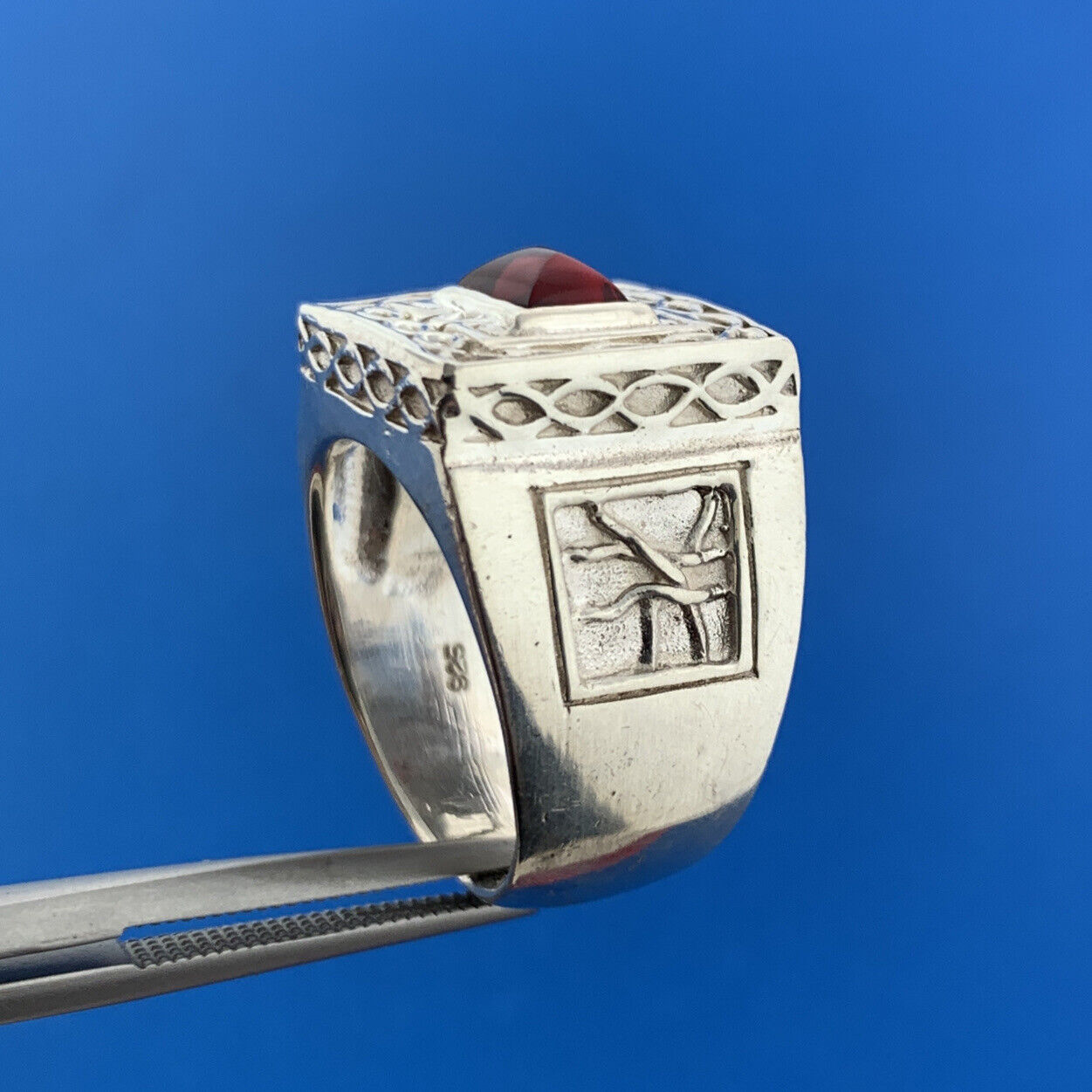 Stunning Sterling Silver 925 Cabochon Red Garnet Square Celtic Ring Size 7.75