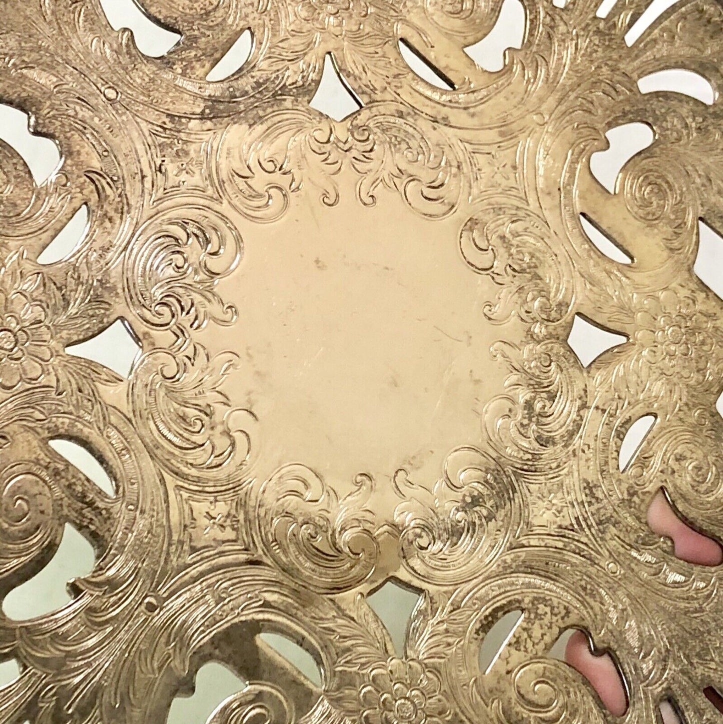 Retro Leonard Silver Co Silver Electroplated Floral Scroll Cut Out Food Trivet