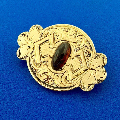 Victorian Art Deco 14K Yellow Gold Garnet Cabochon Engraved Brooch Pendant Pin