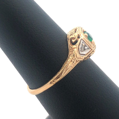 Gorgeous 14k Yellow Gold Round Cut Emerald Diamond Regal Woman's Ring Size 6.75