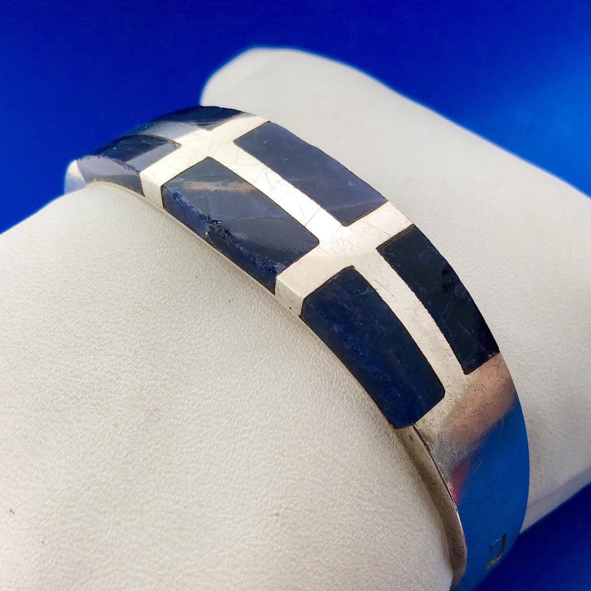 Retro Taxco Artisan 925 Sterling Silver Lapis Lazuli Inlay Hinged Cuff Bracelet