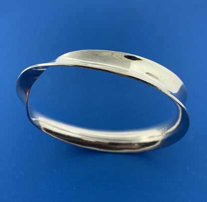 Taxco Artisan PAZ.  925 Sterling Silver Ribbed Wave Modernist Bangle Bracelet