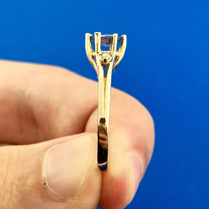 Vintage 14K Yellow Gold Oval Tanzanite Diamond Accent December Anniversary Ring