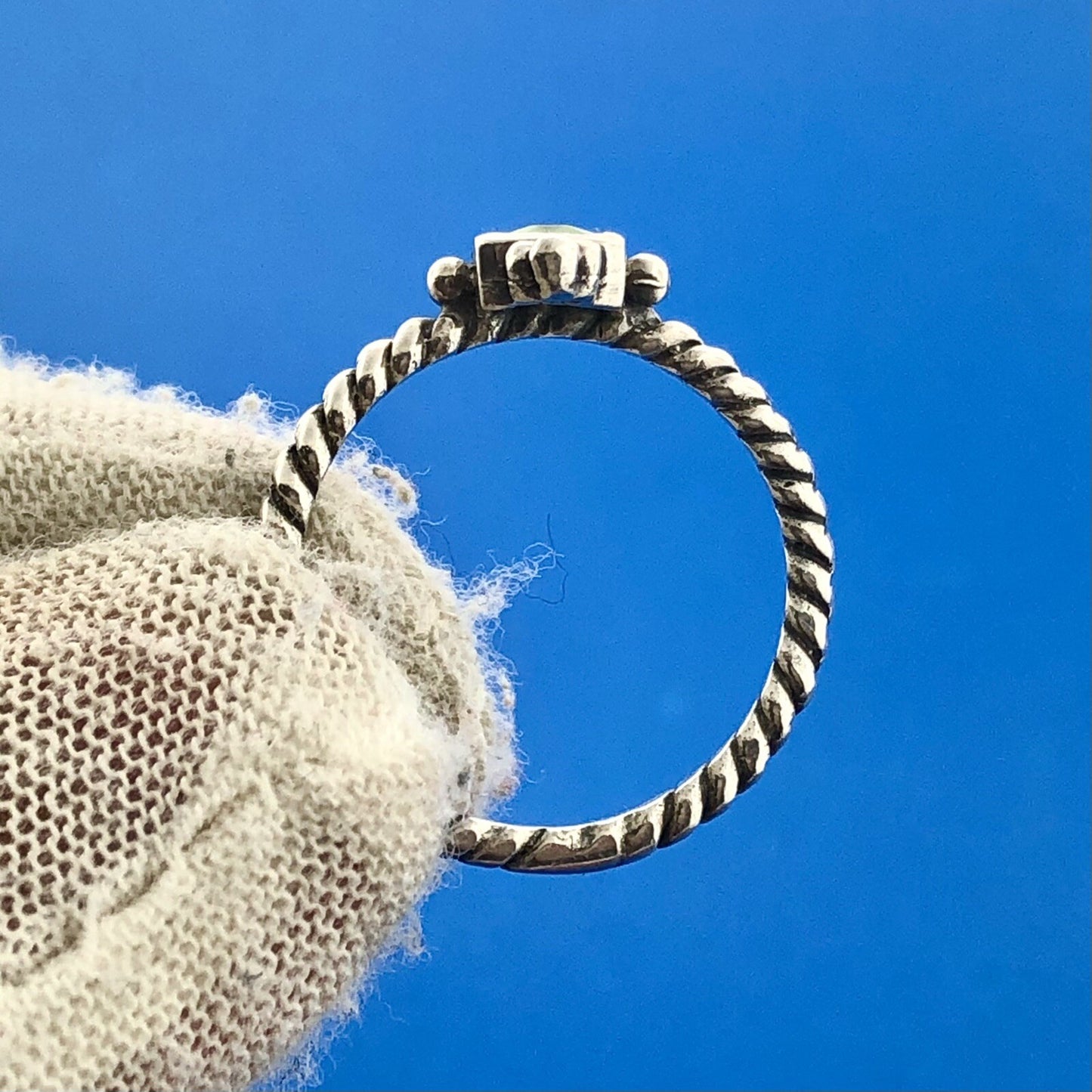 Classic 925 Sterling Silver Peridot Rectangle Bead Work Cable Band Ring